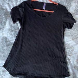 LuLaRoe Classic Black Tee, Small